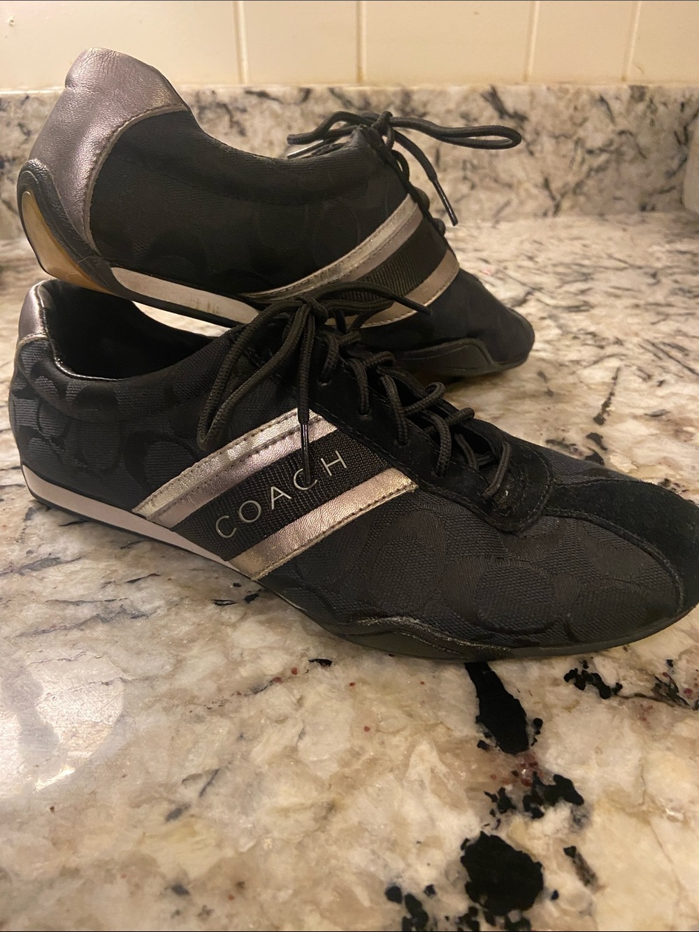 Coach Jayme Woman's Sneakers Size 8.5 Black Silver Stripes Q582 Old Money